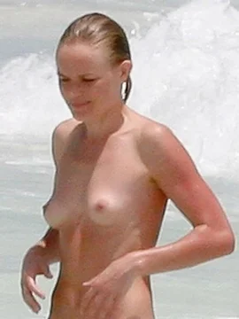 Кейт Босуорт купается топлес - 42