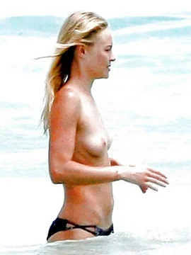 Кейт Босуорт купается топлес - 46