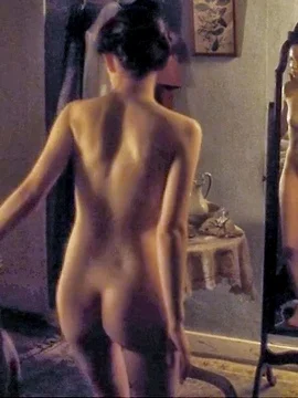 Полностью голая Эмили Браунинг в кино - 24