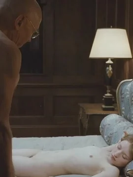 Полностью голая Эмили Браунинг в кино - 46