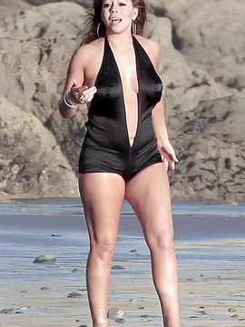 Мэрайя Кэри в нижнем белье или купальнике - 37