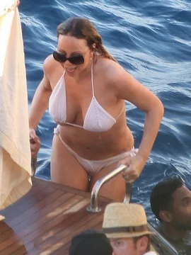 Мэрайя Кэри в нижнем белье или купальнике - 41