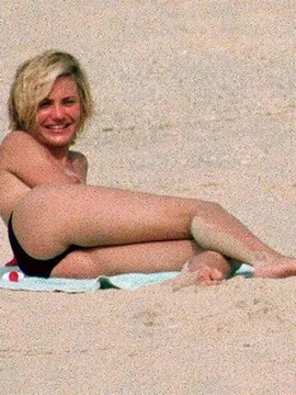 Голая грудь Кэмерон Диас - 83