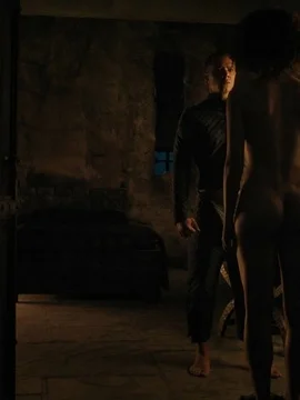 Голая Натали Эммануэль в кино - 46