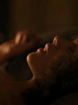 Голая Натали Эммануэль в кино - 52