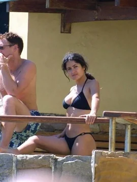 Сальма Хайек в нижнем белье или купальнике - 31