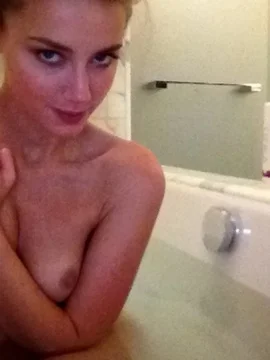 Украденные фото голой Эмбер Хёрд - 60