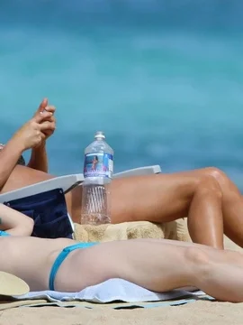 Скарлетт Йоханссон в нижнем белье или купальнике - 34