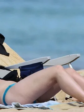 Скарлетт Йоханссон в нижнем белье или купальнике - 35