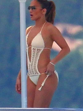 Дженнифер Лопес в нижнем белье и в бикини - 46