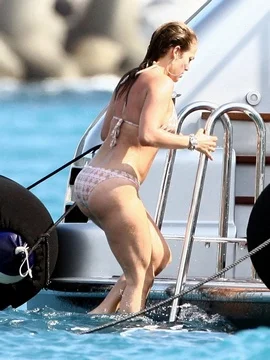 Дженнифер Лопес в нижнем белье и в бикини - 49