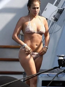 Дженнифер Лопес в нижнем белье и в бикини - 51