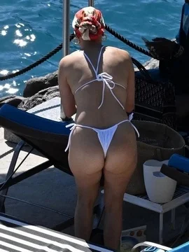 Дженнифер Лопес в нижнем белье и в бикини - 62