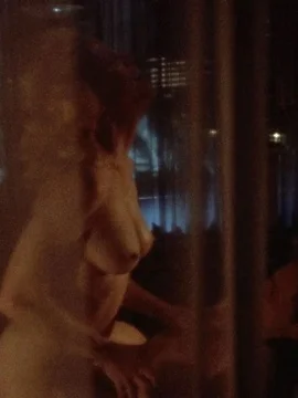 Полностью голая Мадонна - 45