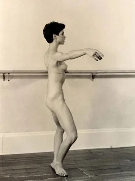 Полностью голая Мадонна - 55