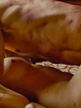 Голая Элизабет Олсен - 28