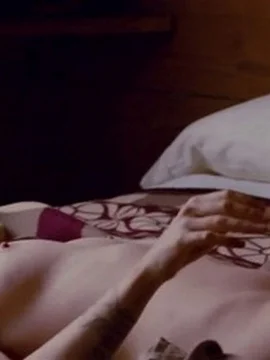 Голая Элизабет Олсен - 30