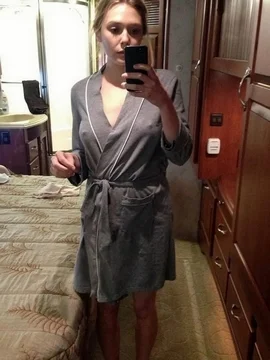 Голая Элизабет Олсен - 44