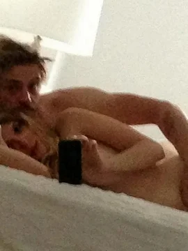 Голая Элизабет Олсен - 51