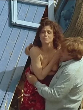 Голая Сигурни Уивер в кино - 32