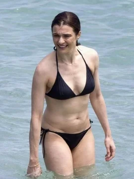 Рэйчел Вайс в нижнем белье или купальнике - 18