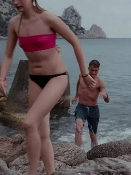 Александра Бортич в нижнем белье или купальнике - 11