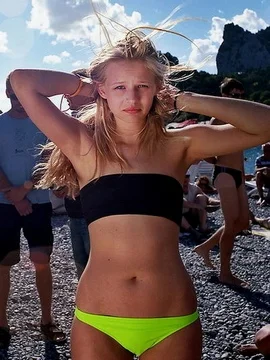 Александра Бортич в нижнем белье или купальнике - 13