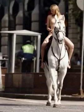 Голая Александра Бортич в кино - 26