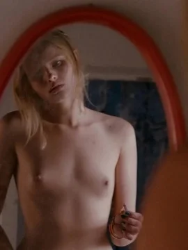 Голая Александра Бортич в кино - 29