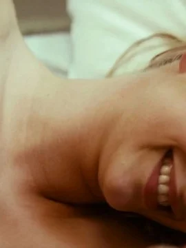 Голая Александра Бортич в кино - 35