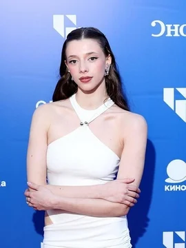 Красивые фото Полины Гухман - 01