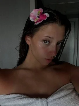 Красивые фото Полины Гухман - 12