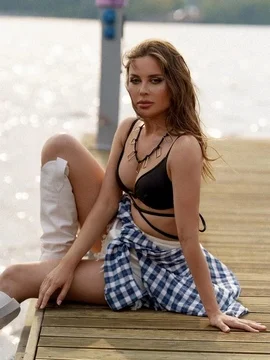 Юлия Михалкова в нижнем белье или купальнике - 45