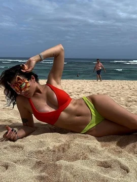 Анастасия Самбурская в купальнике - 80