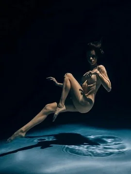 Голая Екатерина Шпица в эротической фотосессии - 37