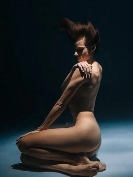 Голая Екатерина Шпица в эротической фотосессии - 38