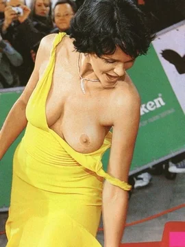 Голая грудь Насти Сланевской - 57