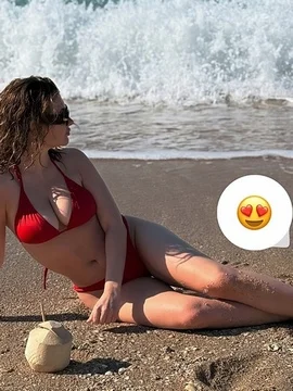 Анна Цуканова-Котт в купальнике - 27