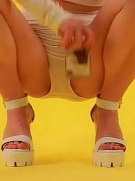 Анна Цуканова-Котт в купальнике - 46