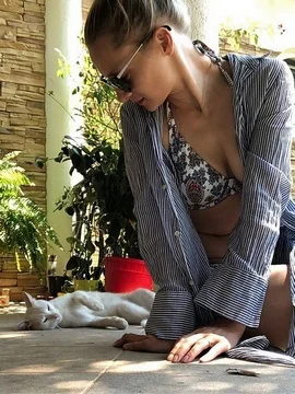 Екатерина Вилкова в купальнике - 14