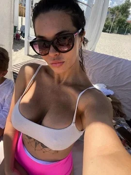 Карина Зверева в белье и купальниках - 24