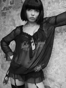 Карина Зверева в белье и купальниках - 41